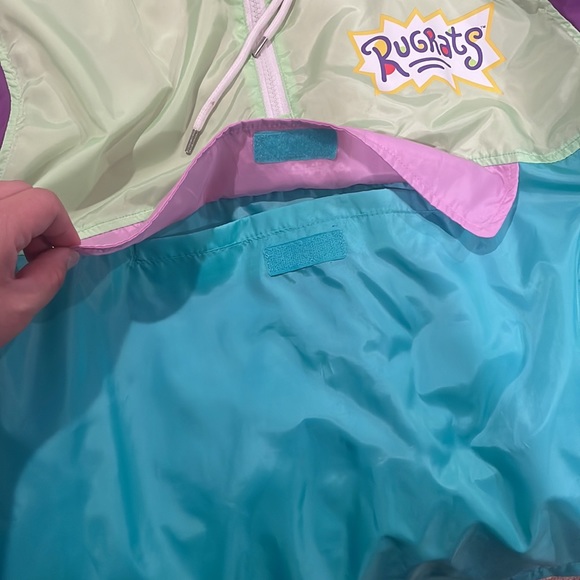 Windbreaker - Picture 4 of 7